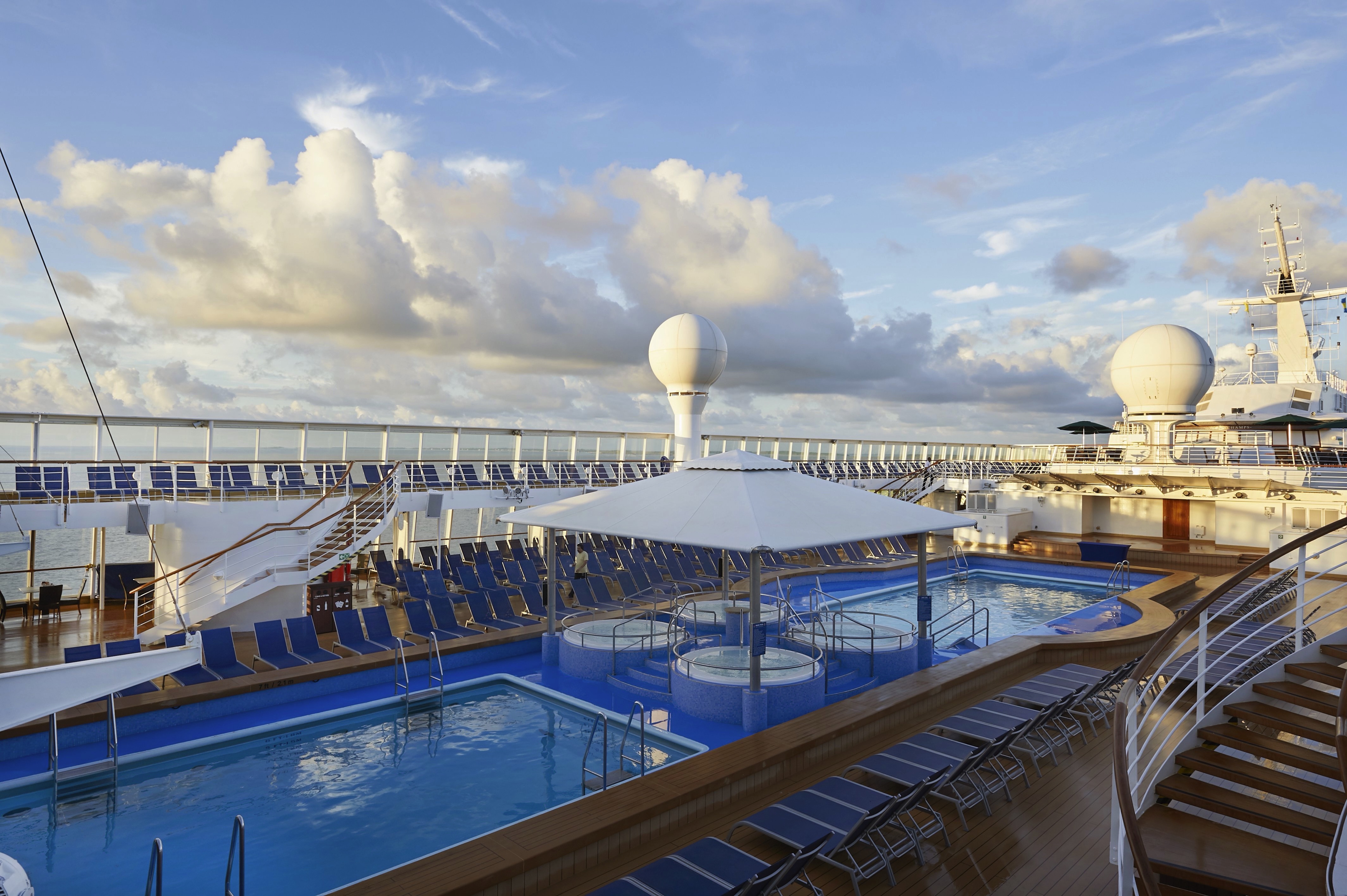 Norwegian Sun - Hot Tubs